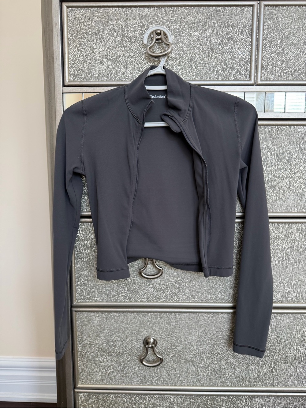TnAction Long Sleeve Zip Up